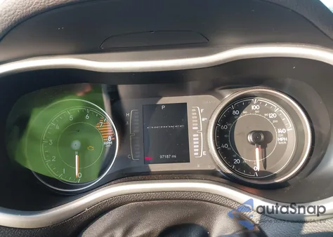 2017 Jeep Cherokee Latitude 4X4 z USA, uszkodzony, nr VIN 1C4PJMCSXHW622503